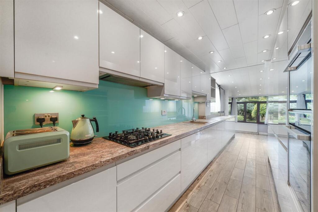 136 Cavendish Avenue - yrHgkyqstBWJPMaqTFfb.jpg