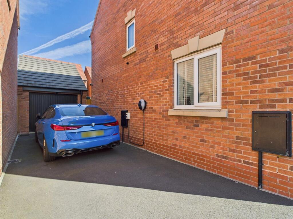 Detached Garage
