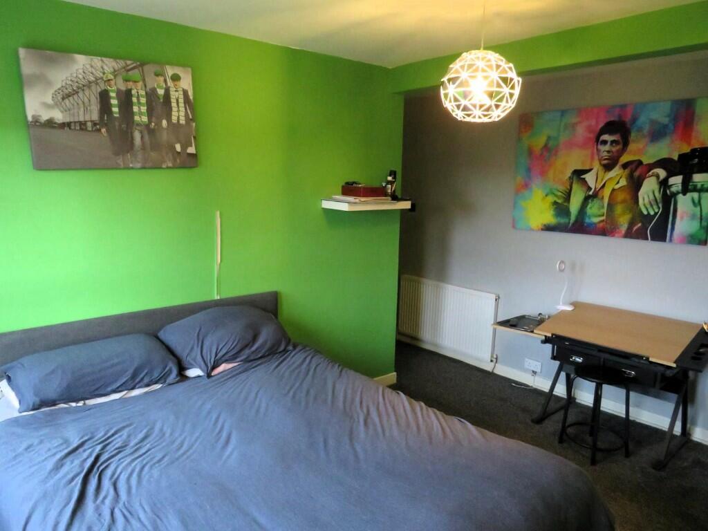 Bed 2. 4.0m x 3.4m