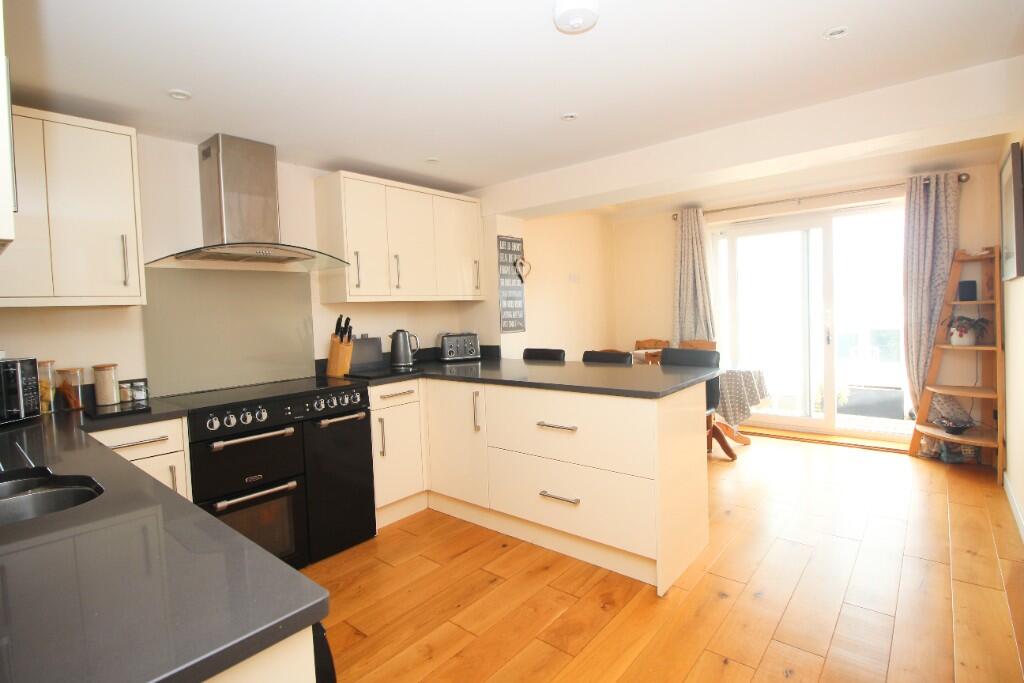 Lodenek Avenue, Padstow, Cornwall, PL28