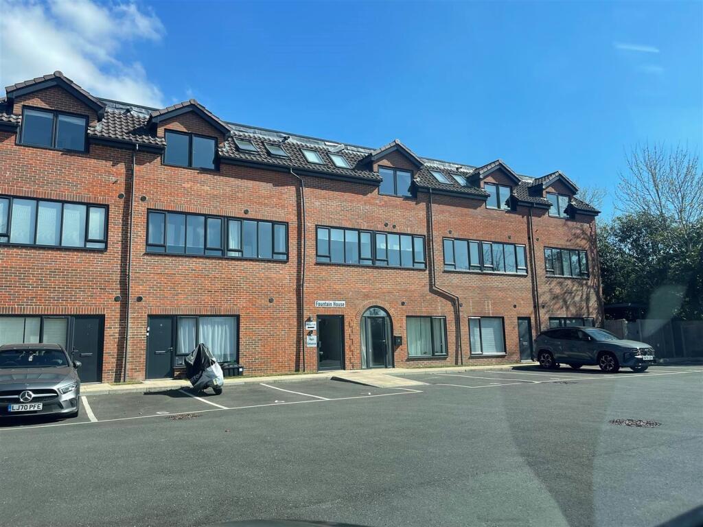 Cleeve Road, Leatherhead, Surrey