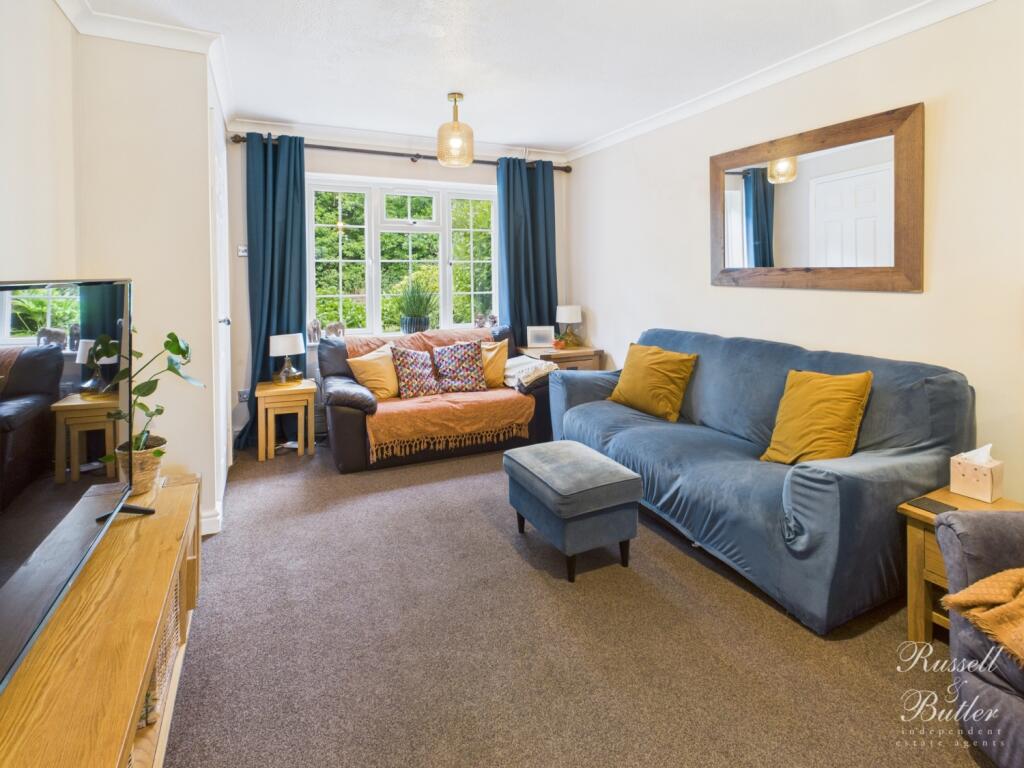 CAM02127G0-PR0297-STILL001