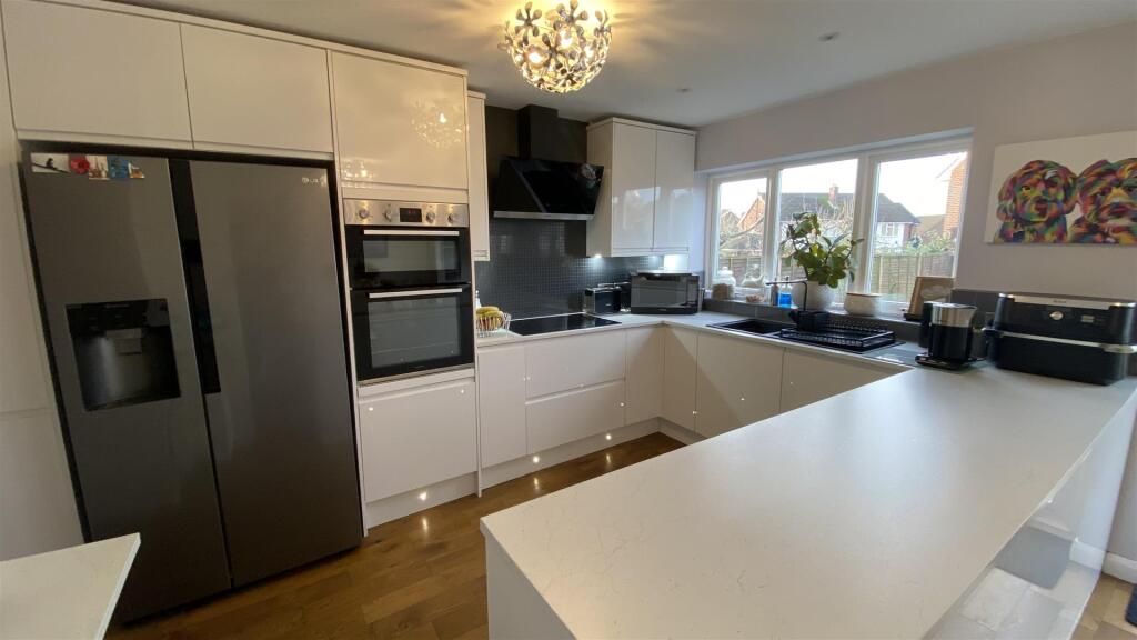 kitchen1.jpg