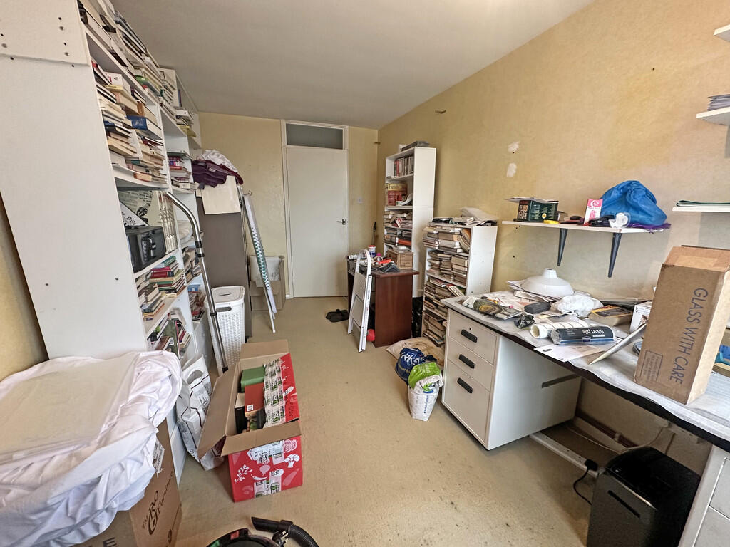 Second bedroom (1...