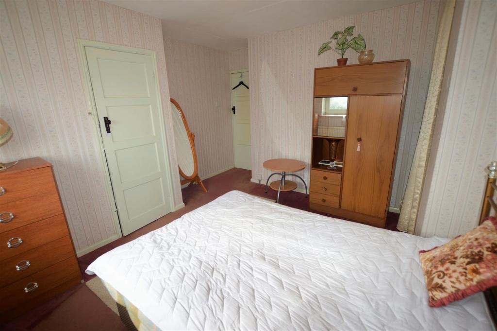 bedroom two 2.jpg