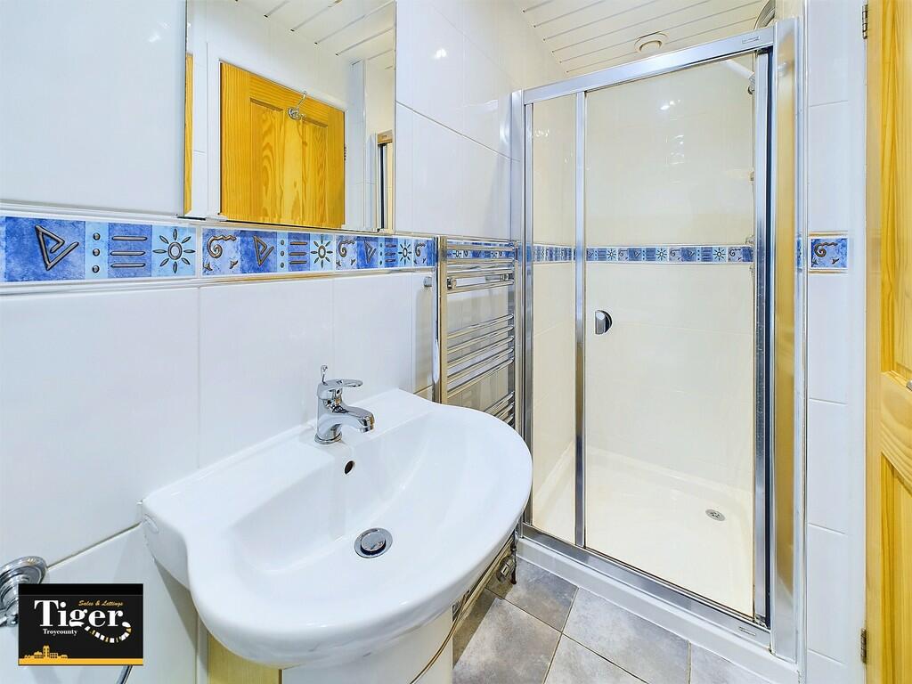 CAM02176G0-PR0434...