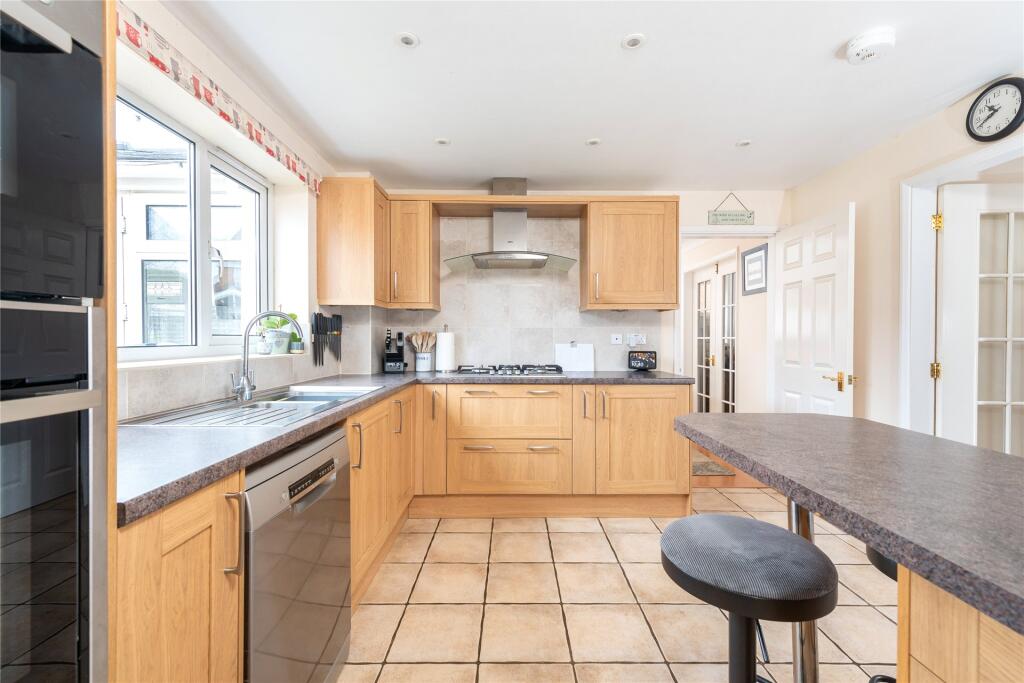 Kitchen/Breakfast Rm