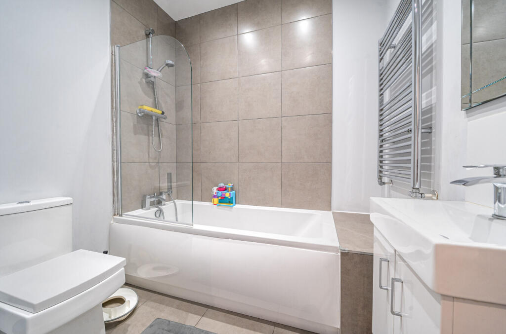 1323822-3-686fbe6...