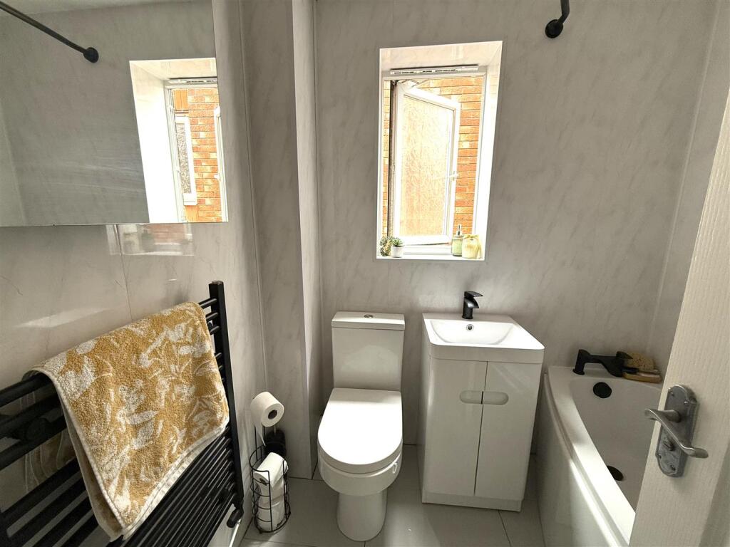 56 eaton bath 2.jpeg