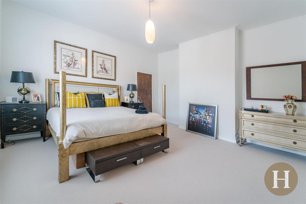 Hadleigh Estate Agents-39.jpg