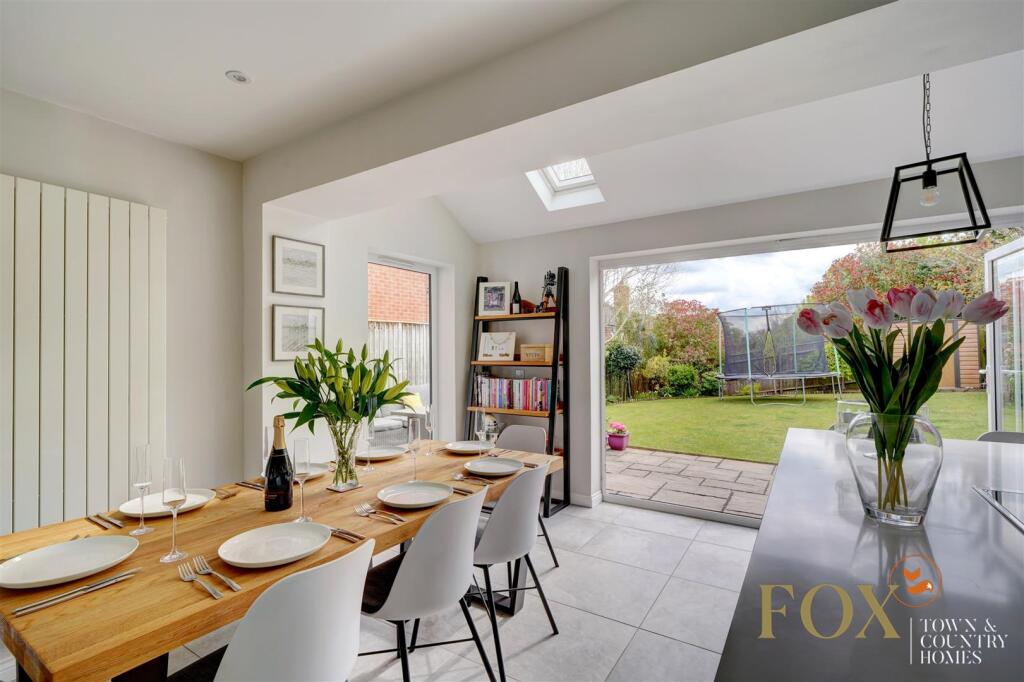 23 Hawthorn Rise (8).jpg