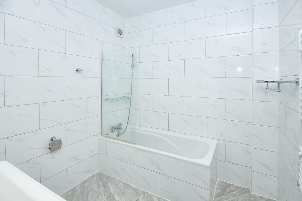 Bathroom photo 1