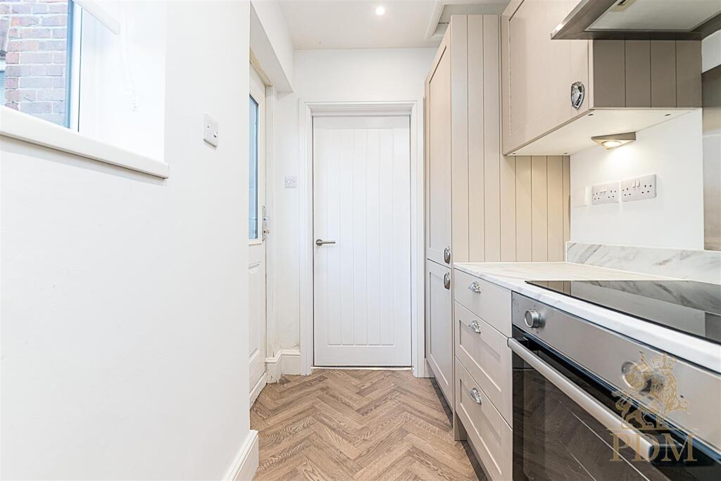 26 Chippendale Lenton Nottingham NG7 1HB