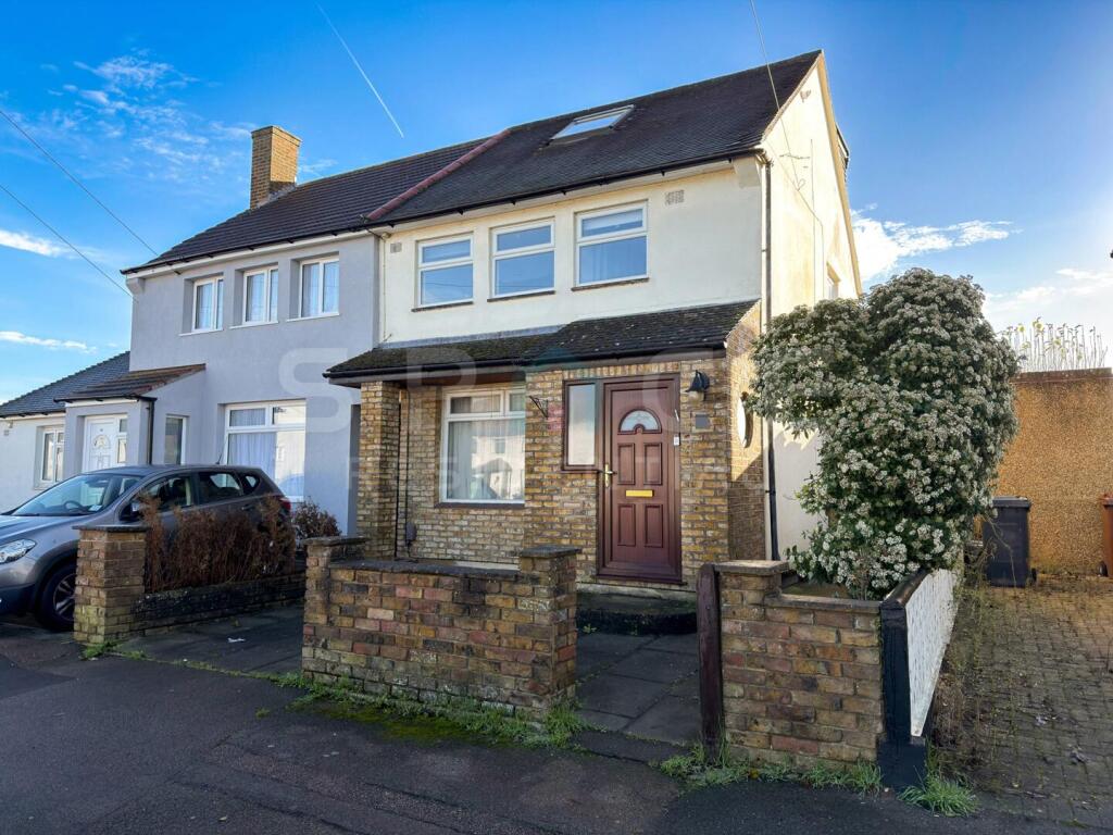 4 Bedroom family home in Rossington Avenue, Borehamwood
