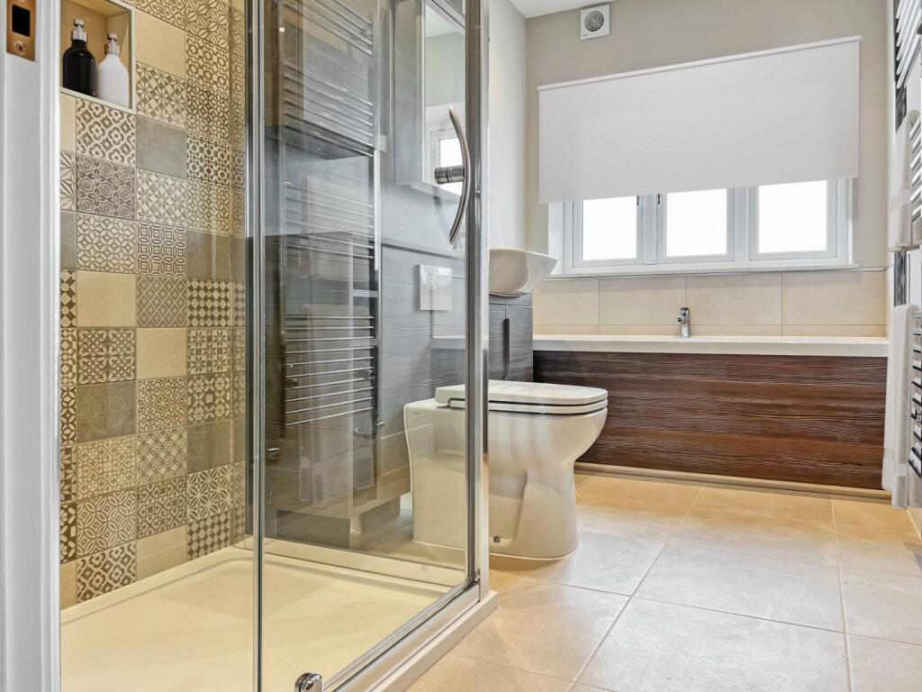 Main bathroom