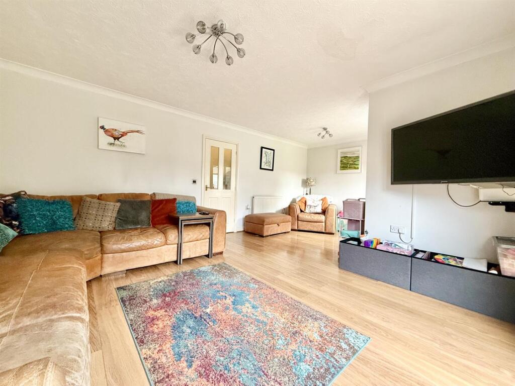 Lounge2.jpg
