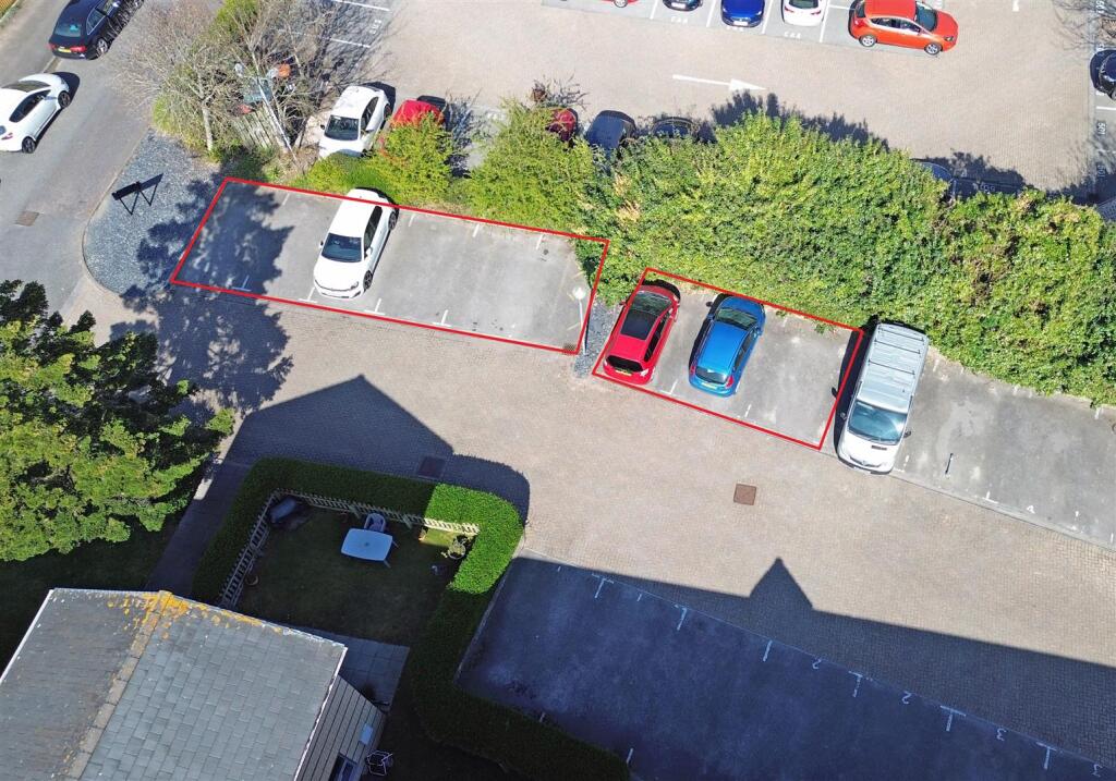 8 - Parking Spaces for Auction, Worle.JPG