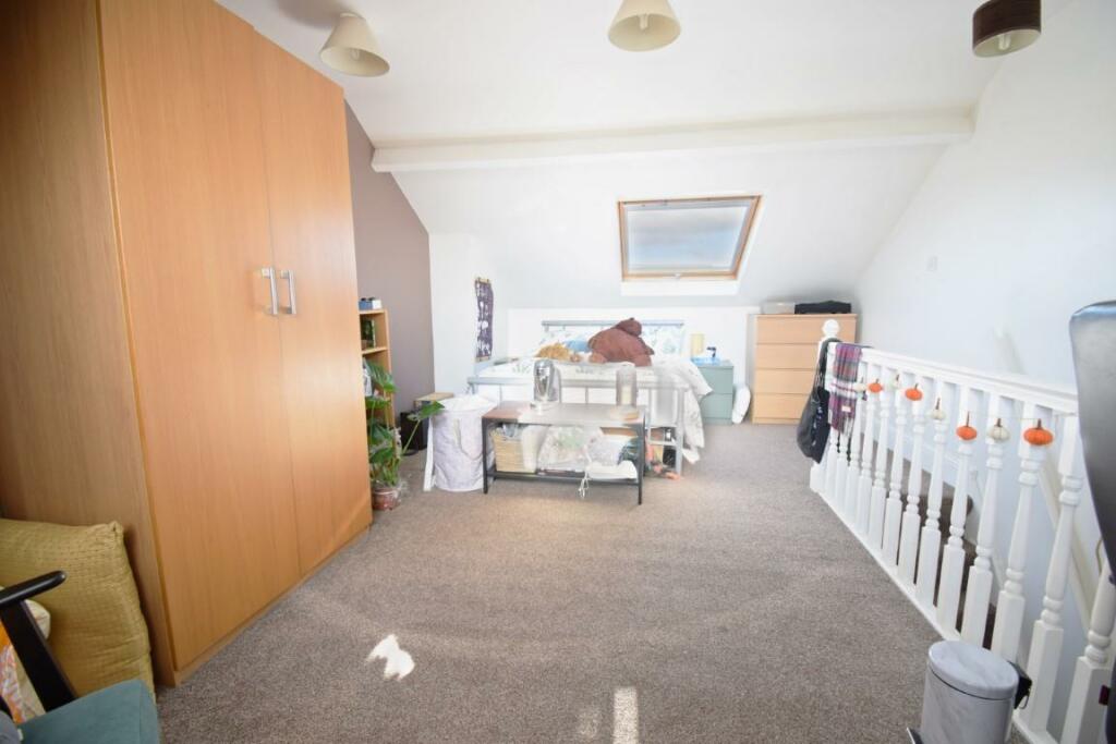 Bedroom 2.5 (Medium).jpg