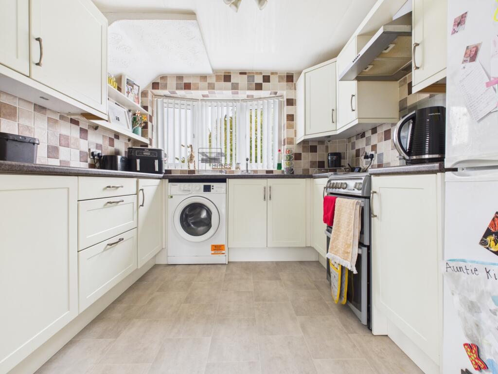 CAM03729G0-PR0149-STILL020