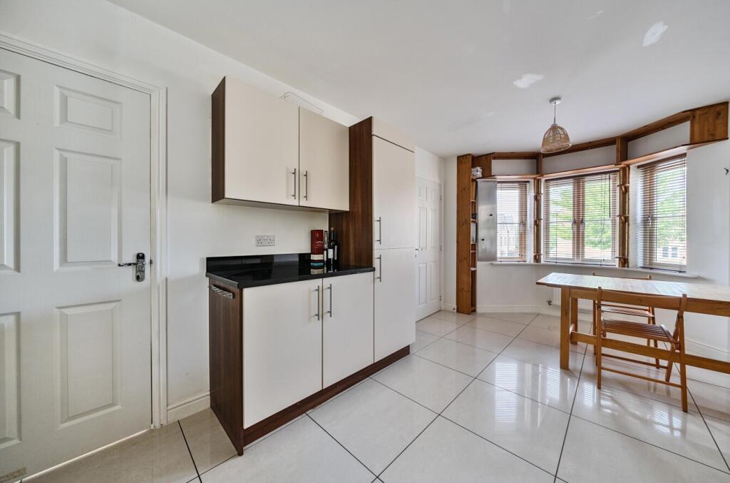 46-6819e294c1e8e-...