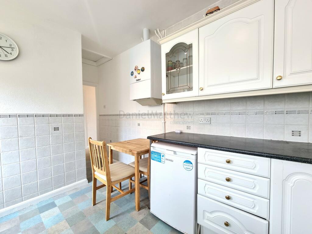 Kitchen/ Breakfast Room