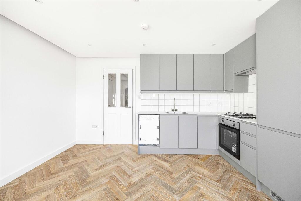 The Highams, 29a Forest View Road -007.JPG