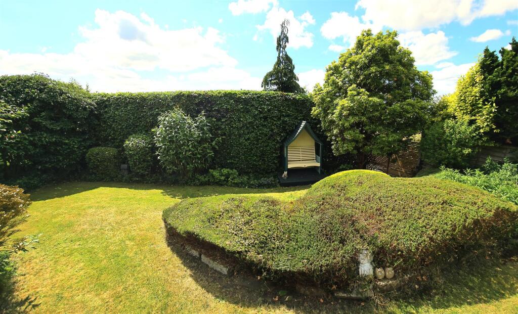Bramleys Estate Agents - Fenay Bankside - Fenay Br