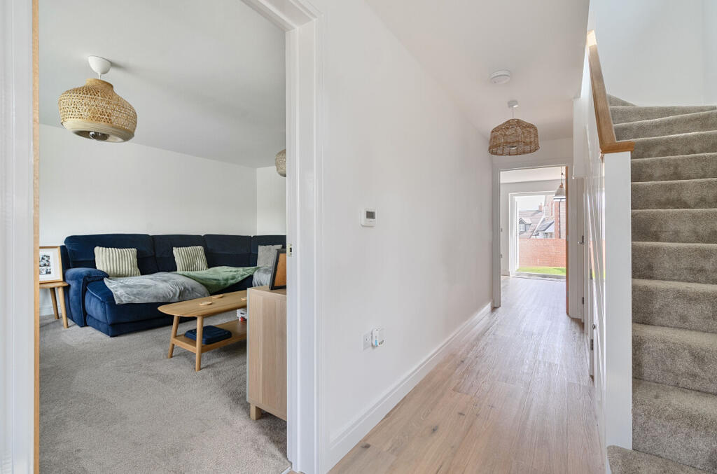 1296236-9-68389ba...