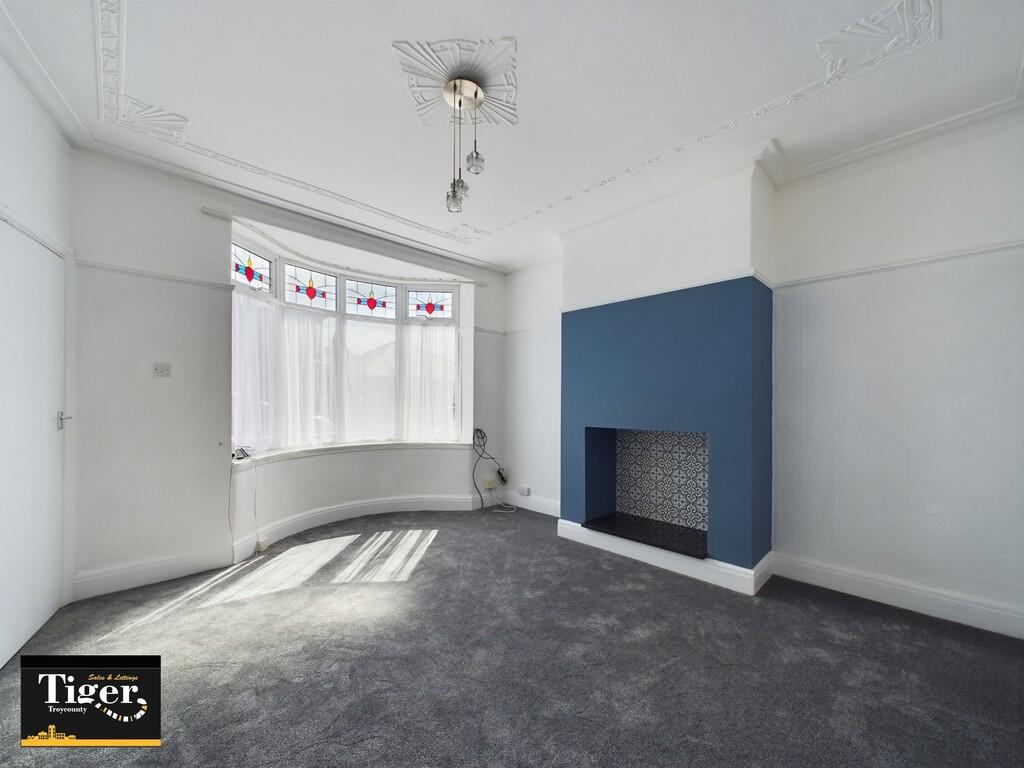 CAM02176G0-PR0298...