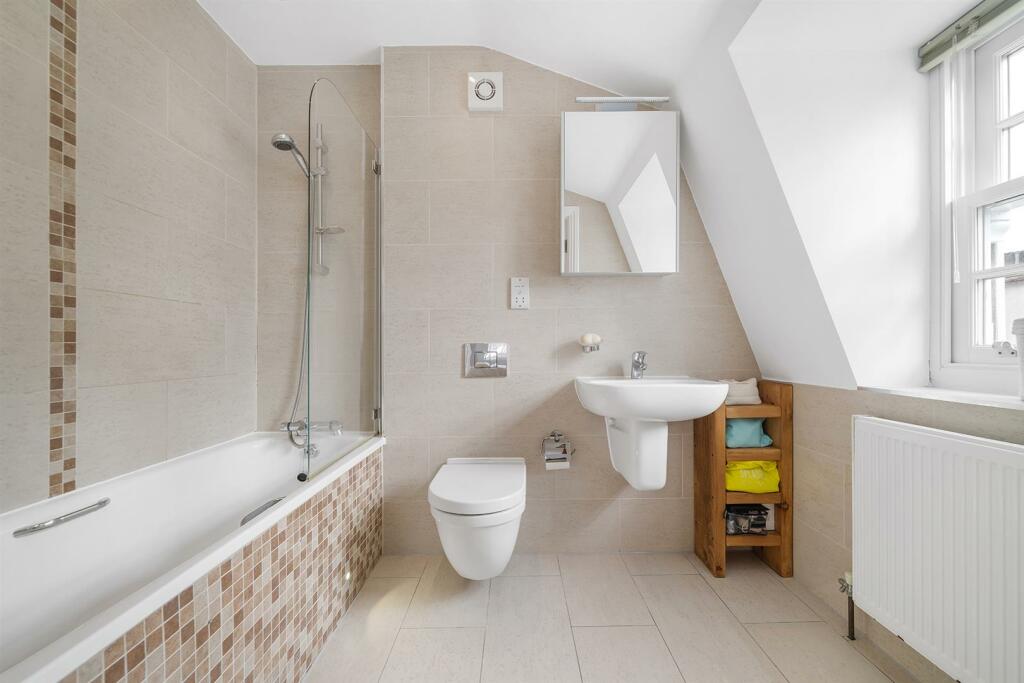 6, 49a Clapham High Street-4.jpg