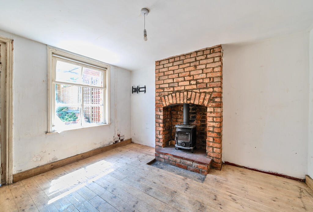 1297124-16-682dde...