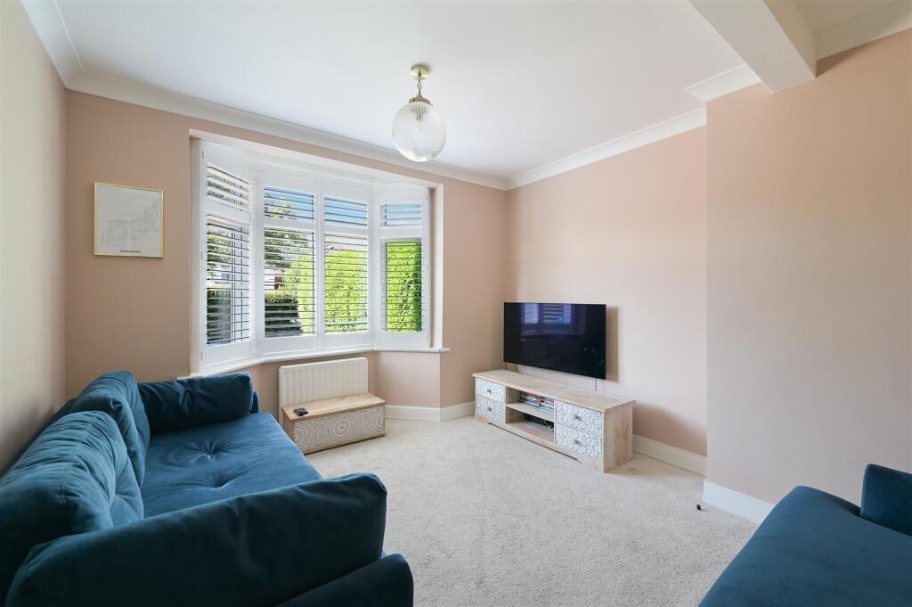 ROUNDWOOD WAY,84 - (12).jpg