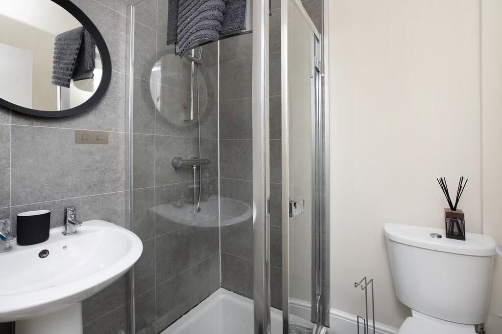 14Archibold202208...