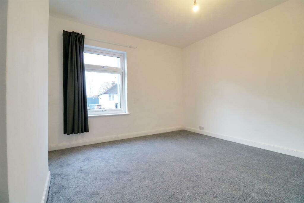 front bedroom.jpg