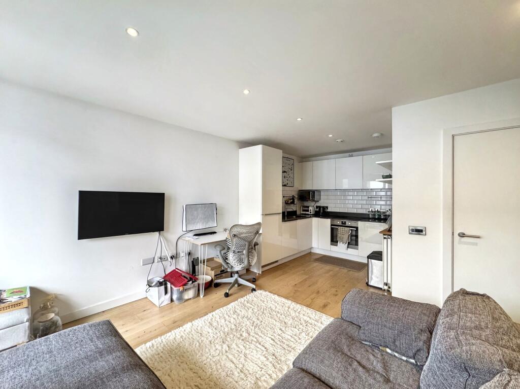 Open plan Lounge/kitchen/dining area