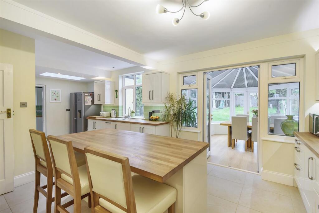 Kitchen / Breakfast Room