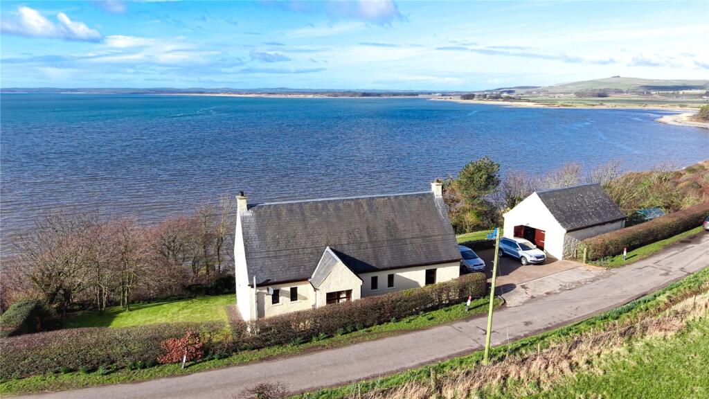Bay Cottage &amp; Garage