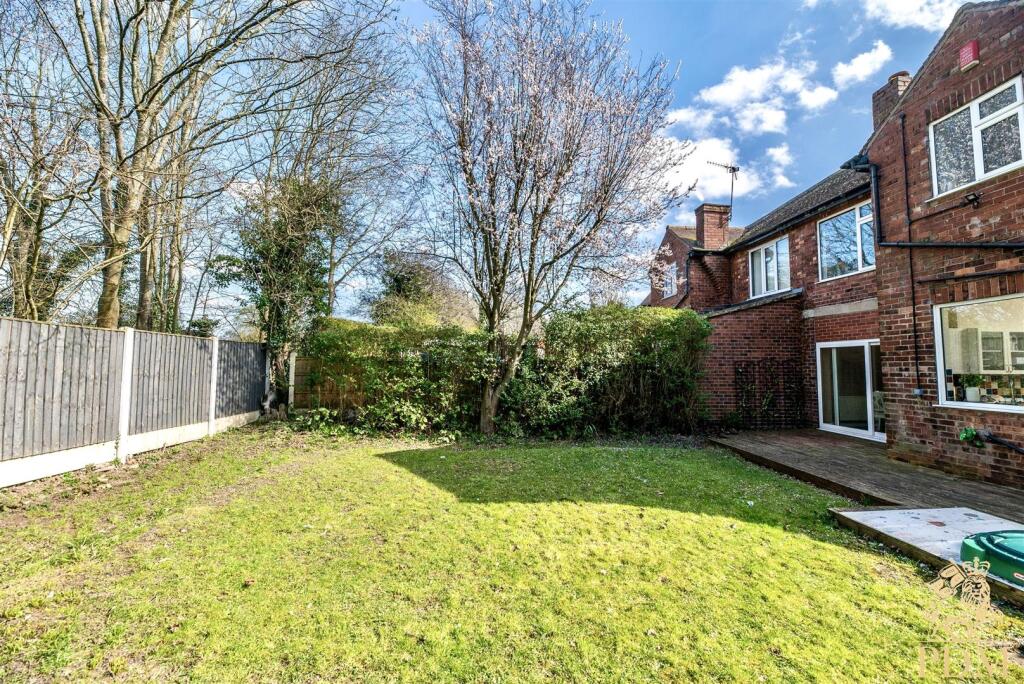 5 Balmoral Crescent Nottingham NG8 2DQ