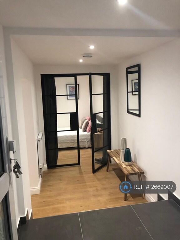 Flat 1