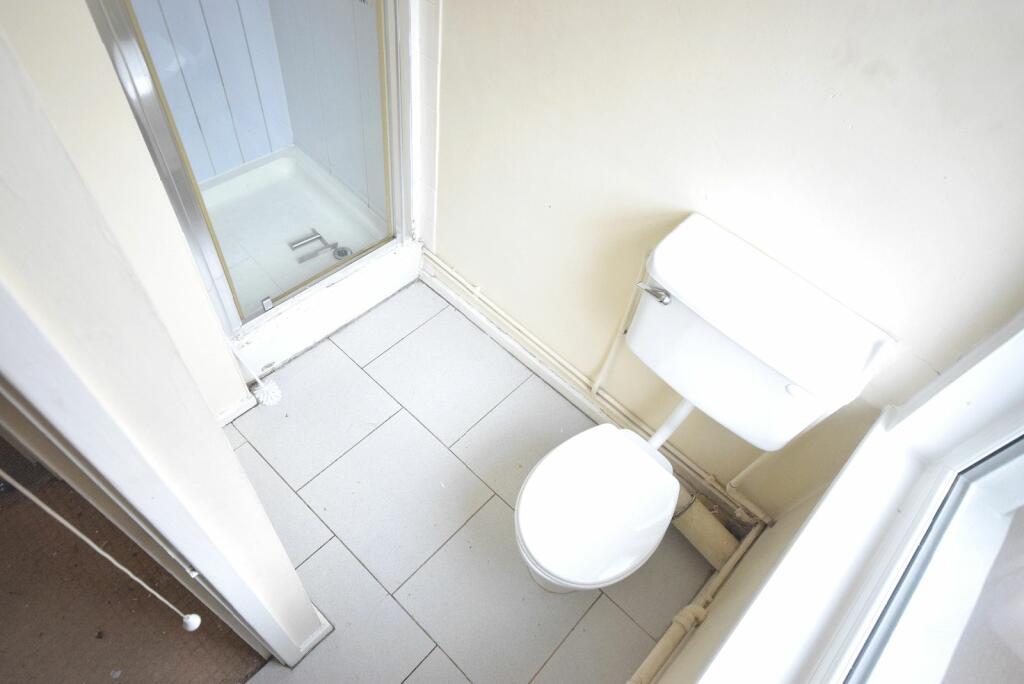 Shower Room with WC