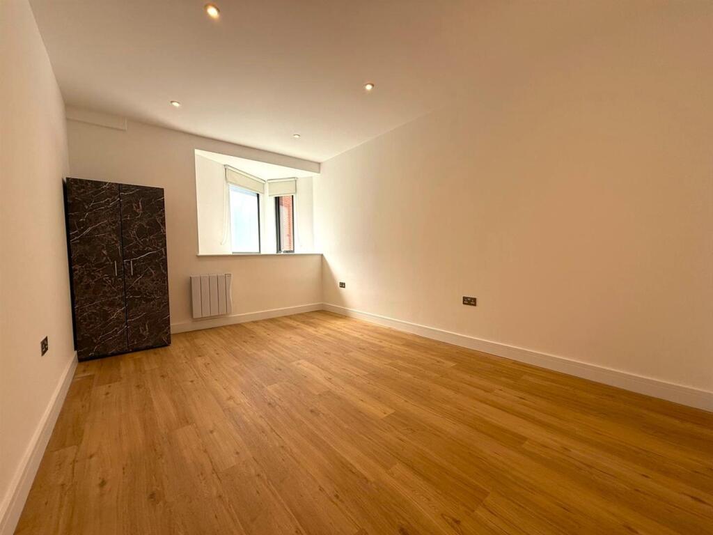 WhatsApp Image 2025-06-18 at 11.26.16_552ad9f9.jpg