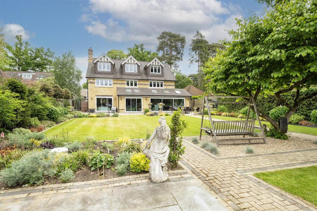 27-Roundwood-Close-03.jpg