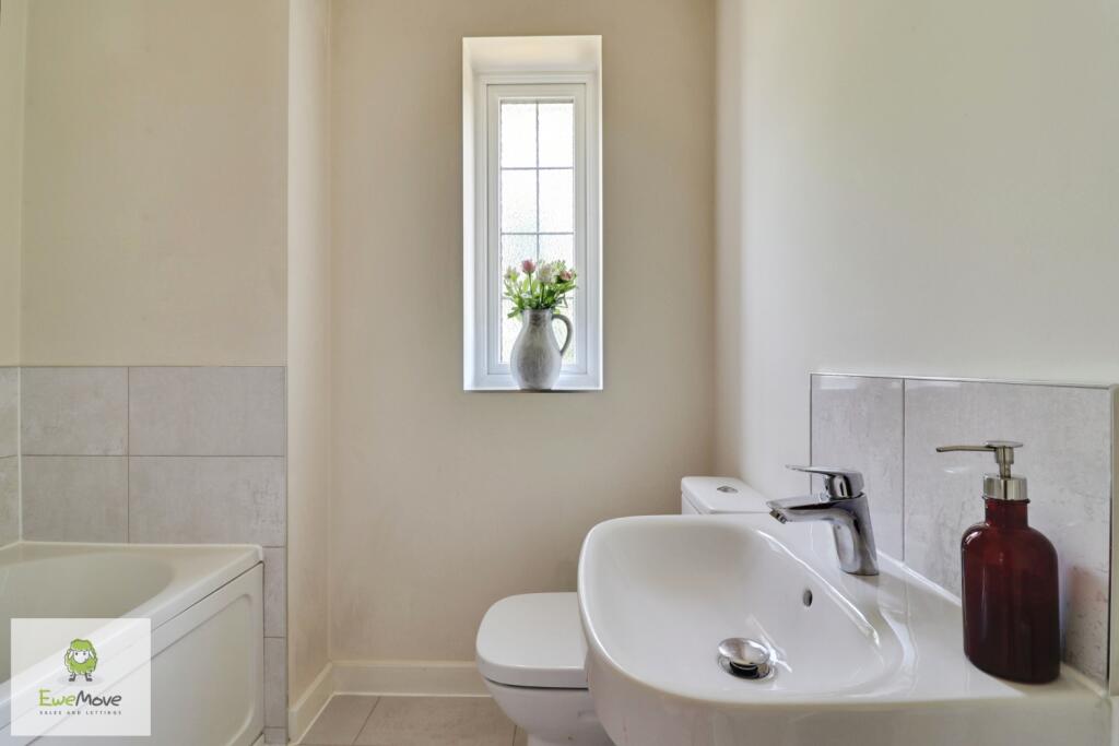 Bathroom - EweMove Cannock