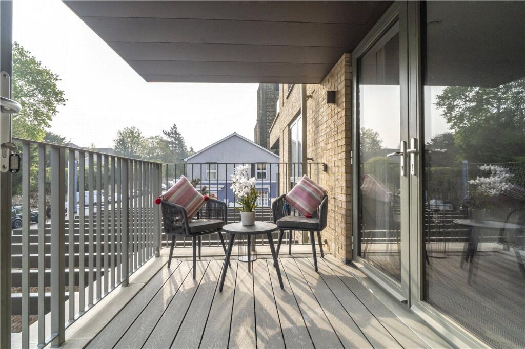 Show Apt Balcony