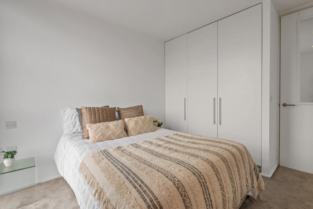 Bedroom 2 (2)