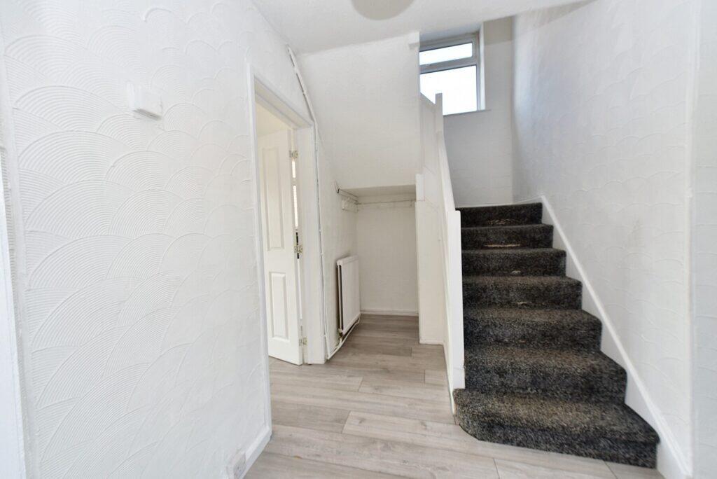 Western Drive - Hall