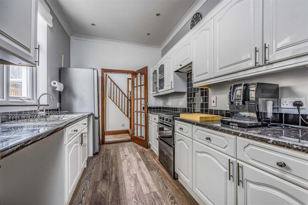 81 Manor Road, Fratton-Small-PorticoMarketing-Sold