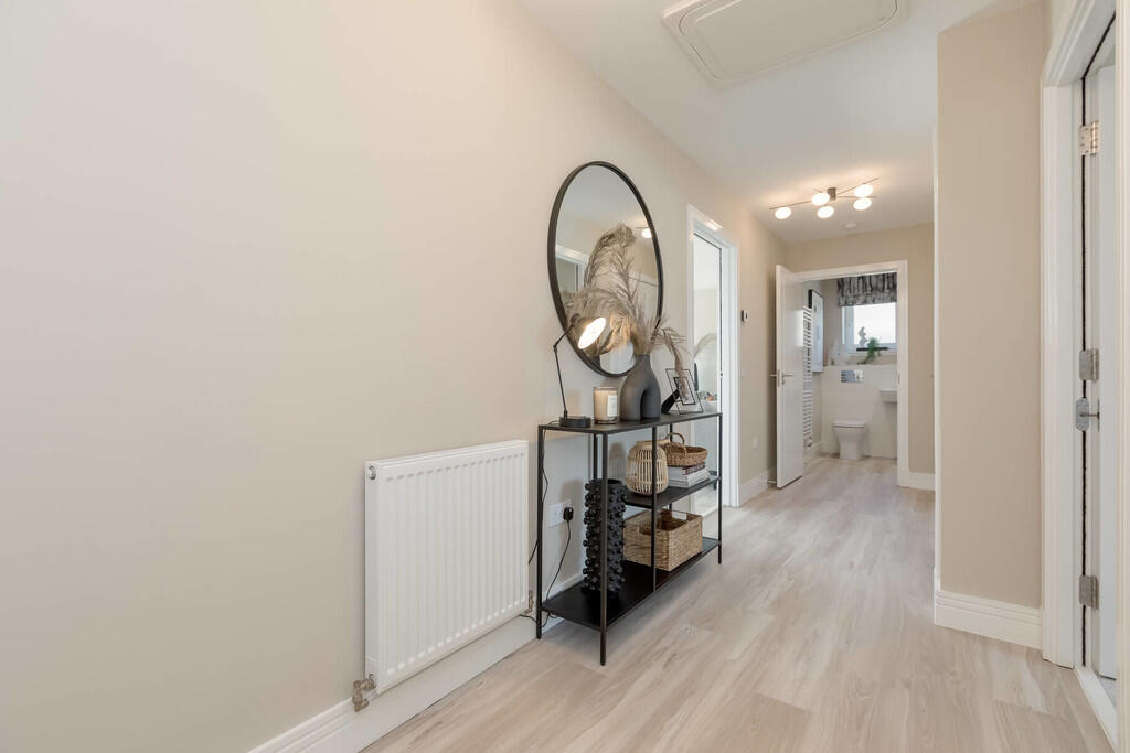 69758_Queenswater...