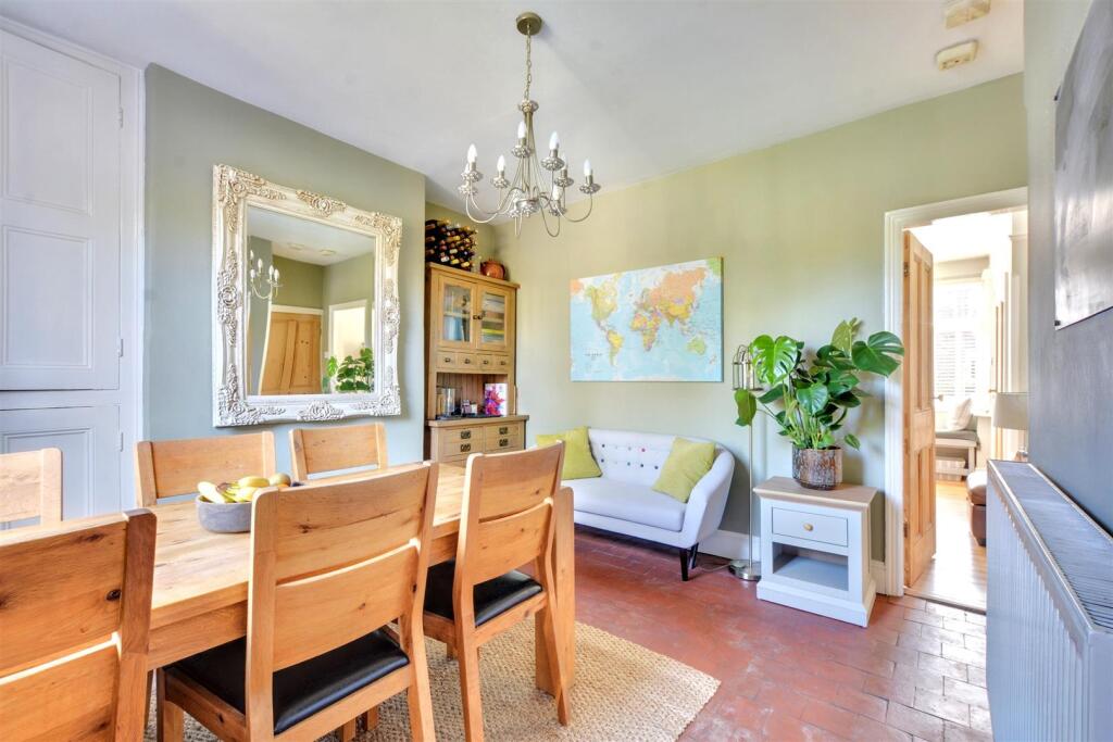 Dining Room_1.jpeg