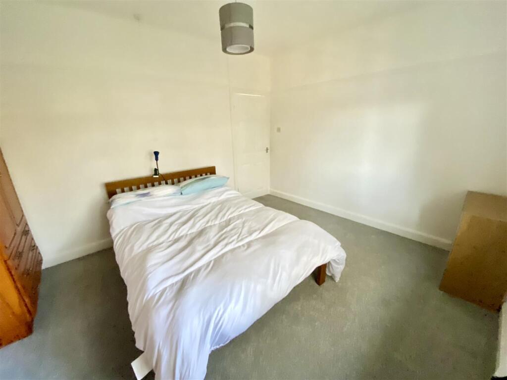 Bramleys Estate Agents - Knowl Road - Mirfield (16